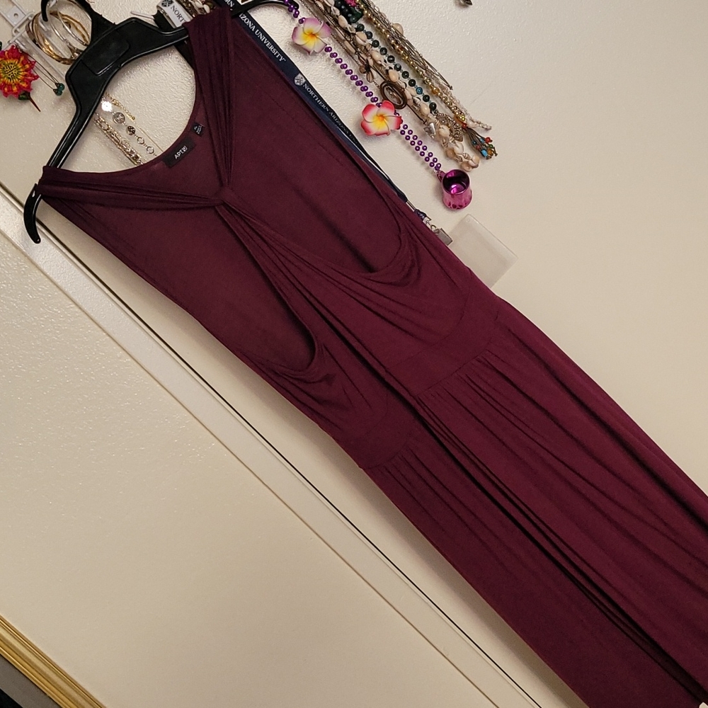 APT 9 Stretch Jersey dress with keyhole front.